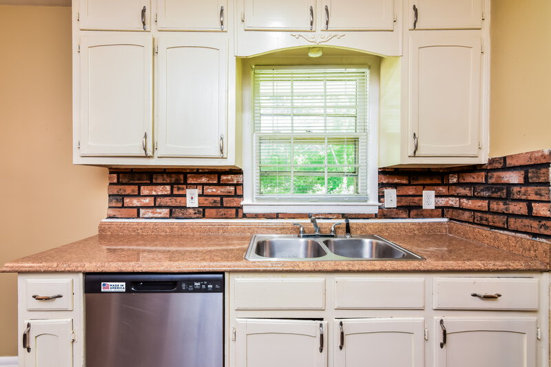 2,140/Mo, 3412 WARBLER Drive Decatur, GA 30034 Kitchen View 2