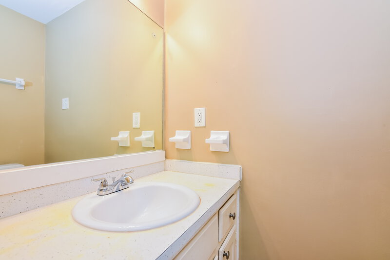 2,140/Mo, 3412 WARBLER Drive Decatur, GA 30034 Bathroom View
