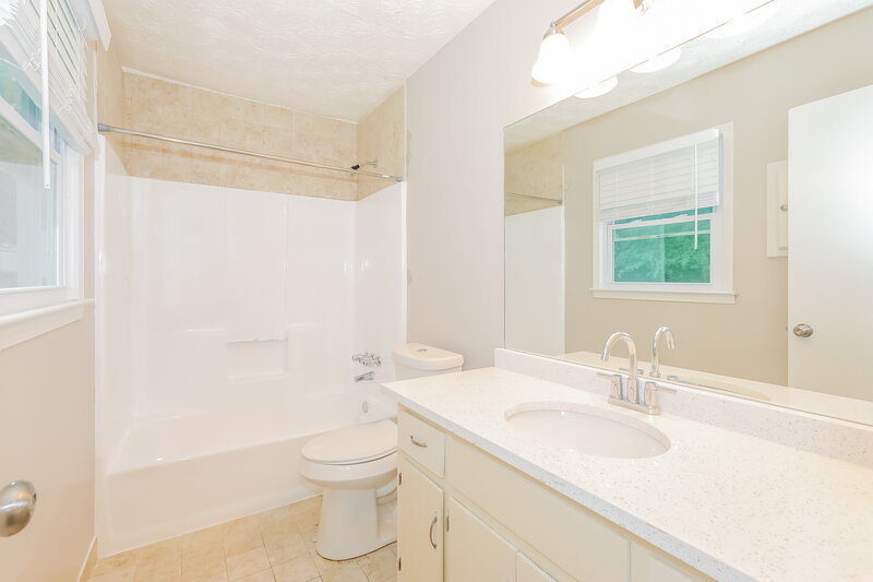 1,860/Mo, 3872 Cloudland Drive Snellville, GA 30039 Main Bathroom View