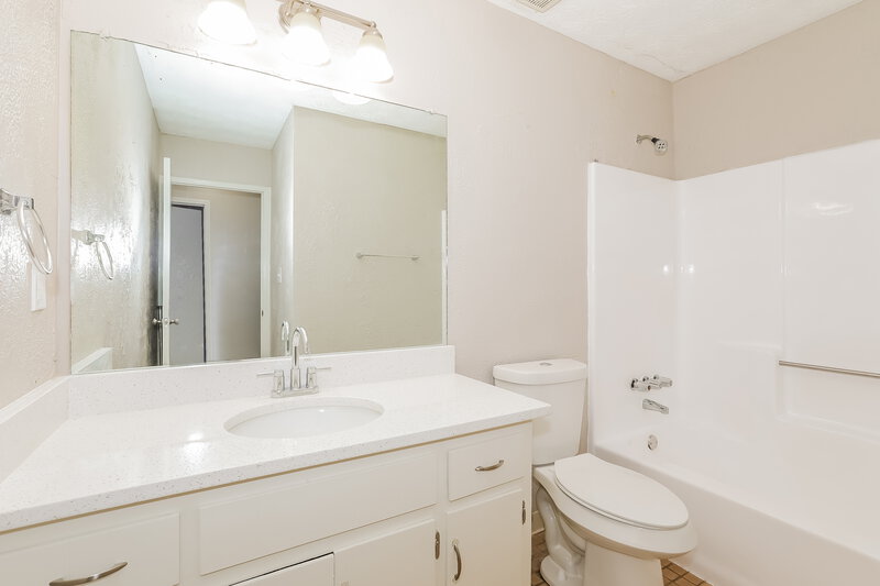 1,860/Mo, 3872 Cloudland Drive Snellville, GA 30039 Bathroom View