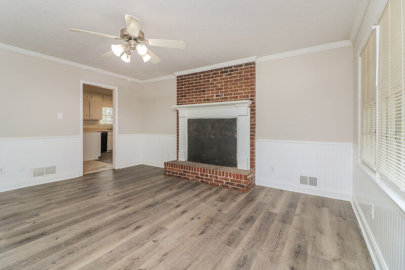 1,735/Mo, 1676 Grayson Parkway Grayson, GA 30017 Living Room View 4