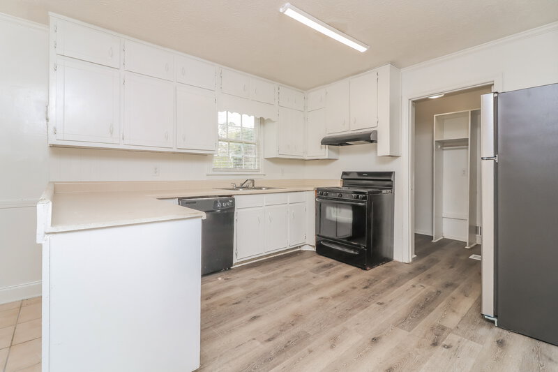 1,735/Mo, 1676 Grayson Parkway Grayson, GA 30017 Kitchen View