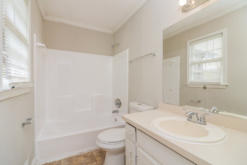 1,735/Mo, 1676 Grayson Parkway Grayson, GA 30017 Bathroom View 2