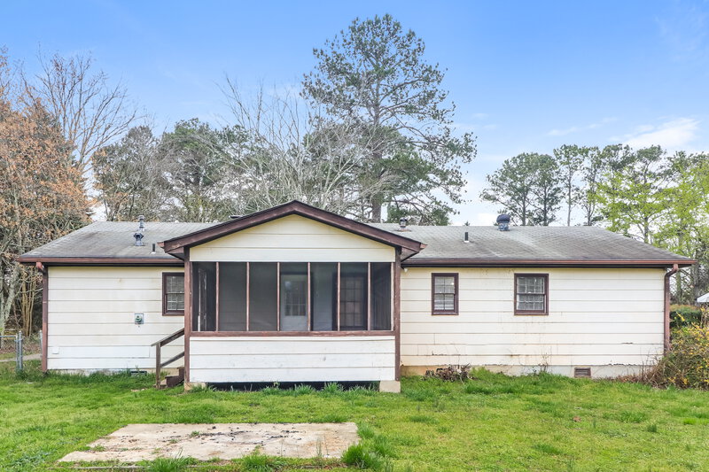 1,735/Mo, 1676 Grayson Parkway Grayson, GA 30017 Rear View