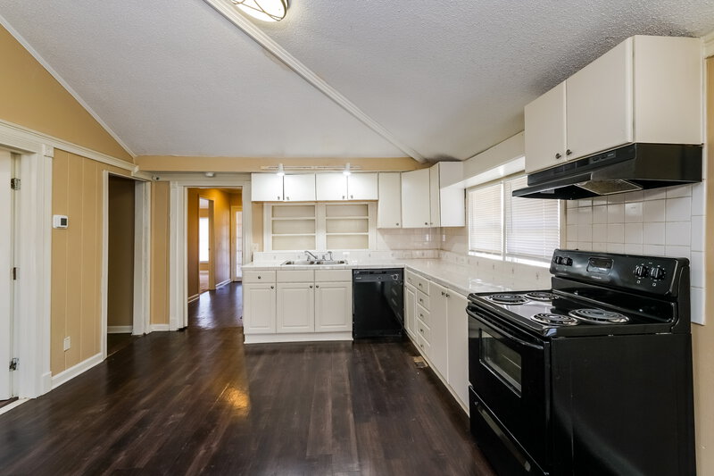 1,505/Mo, 1075 Nebo Road Dallas, GA 30157 Kitchen View