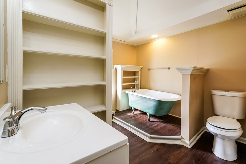 1,505/Mo, 1075 Nebo Road Dallas, GA 30157 Main Bathroom View