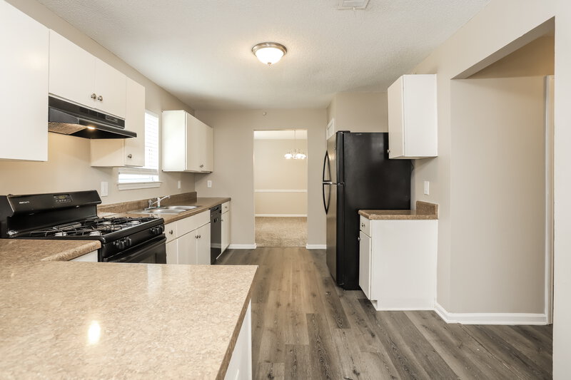 3,350/Mo, 4779 Snap Creek Lane Decatur, GA 30035 Kitchen View 4