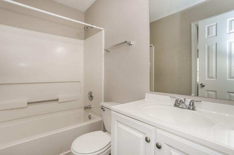 3,350/Mo, 4779 Snap Creek Lane Decatur, GA 30035 Bathroom View