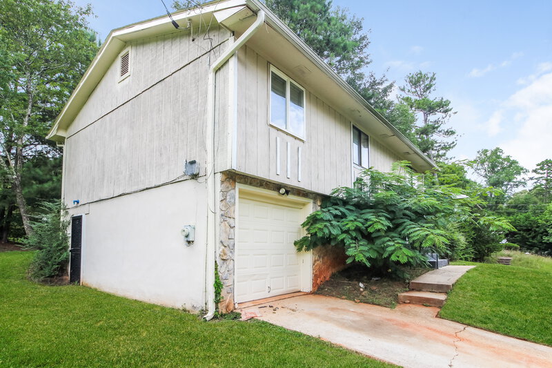 2,550/Mo, 1597 Raven Valley Road Decatur, GA 30035 Front View 2