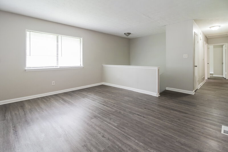 2,550/Mo, 1597 Raven Valley Road Decatur, GA 30035 Living Room View 2
