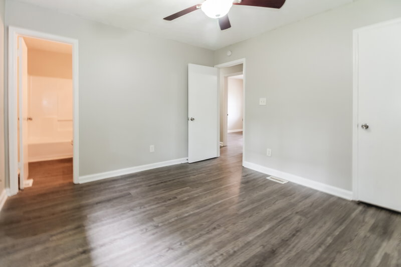 2,550/Mo, 1597 Raven Valley Road Decatur, GA 30035 Main Bedroom View