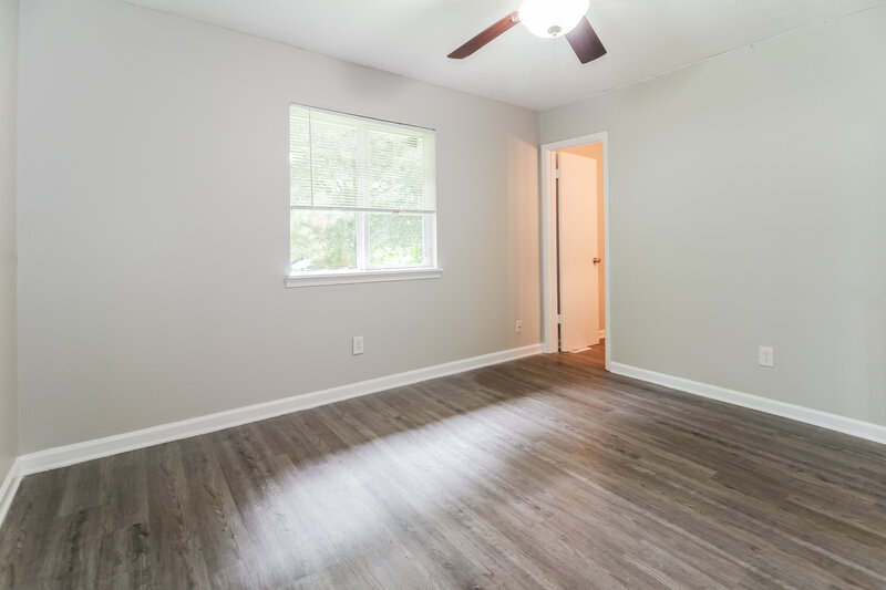 2,550/Mo, 1597 Raven Valley Road Decatur, GA 30035 Main Bedroom View 3