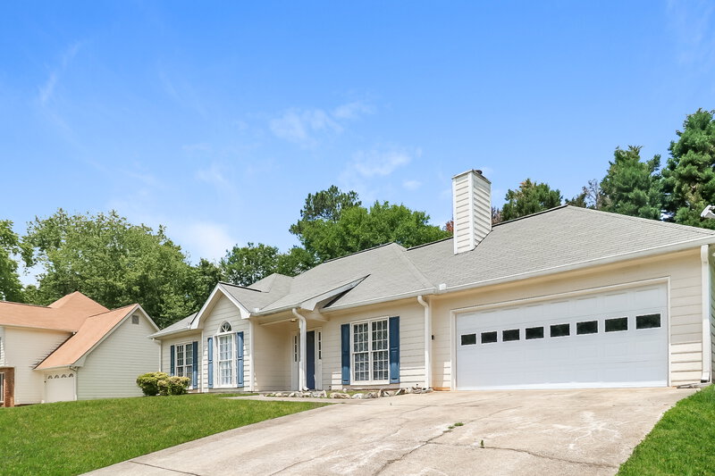 1,985/Mo, 3935 Willowmeade Drive Snellville, GA 30039 Front View 2