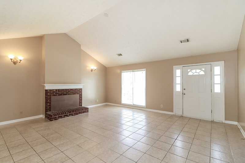 1,985/Mo, 3935 Willowmeade Drive Snellville, GA 30039 Living Room View 4
