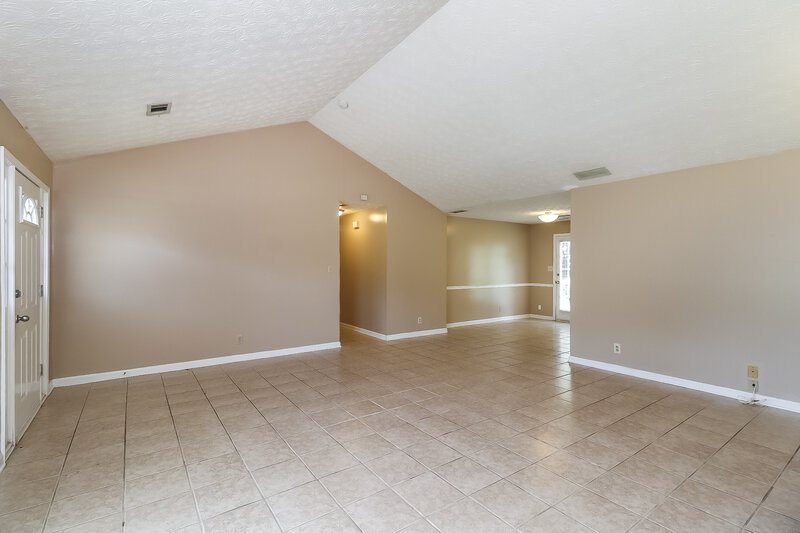 1,985/Mo, 3935 Willowmeade Drive Snellville, GA 30039 Living Room View 6