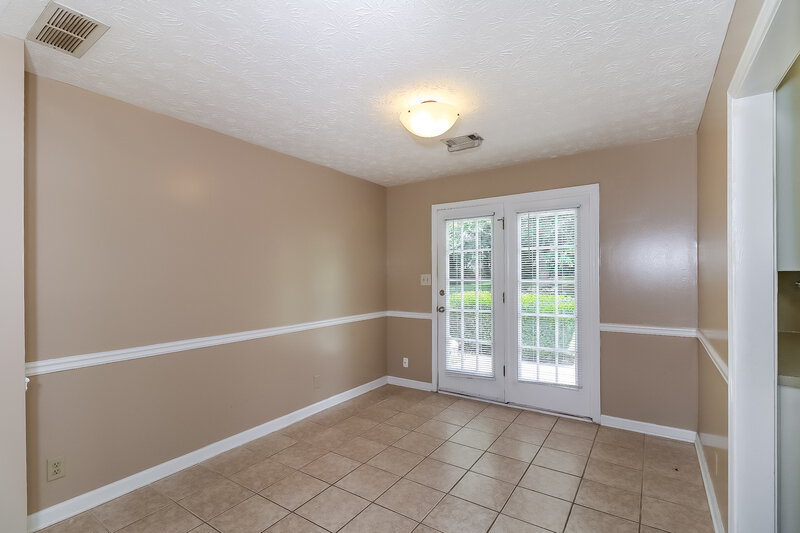 1,985/Mo, 3935 Willowmeade Drive Snellville, GA 30039 Dining Room View 2