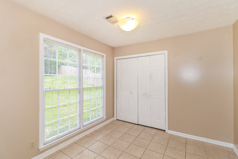 1,985/Mo, 3935 Willowmeade Drive Snellville, GA 30039 Breakfast Nook View