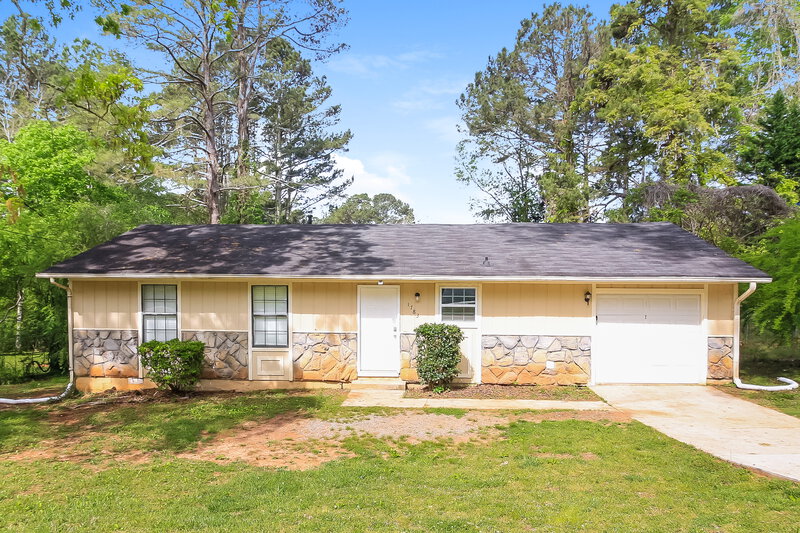 0/Mo, 1783 Big Valley Lane Stone Mountain, GA 30083 External View