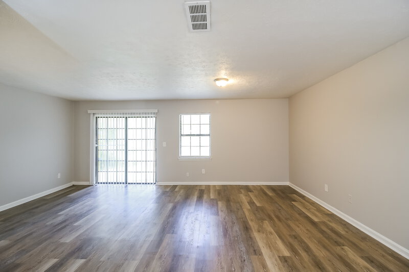 0/Mo, 1783 Big Valley Lane Stone Mountain, GA 30083 Living Room View
