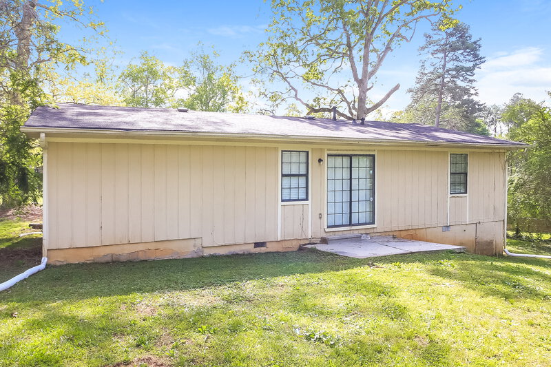 0/Mo, 1783 Big Valley Lane Stone Mountain, GA 30083 Rear View 2