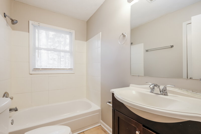 1,585/Mo, 4150 Rocky Face Drive Douglasville, GA 30135 Main Bathroom View