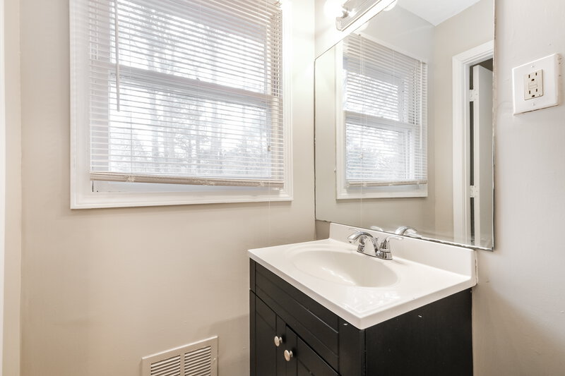 1,585/Mo, 4150 Rocky Face Drive Douglasville, GA 30135 Bathroom View