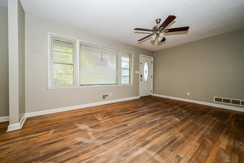 1,345/Mo, 4281 Oakview Drive Forest Park, GA 30297 Living Room View