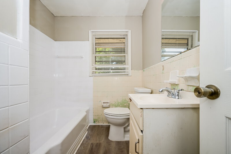 1,345/Mo, 4281 Oakview Drive Forest Park, GA 30297 Main Bathroom View