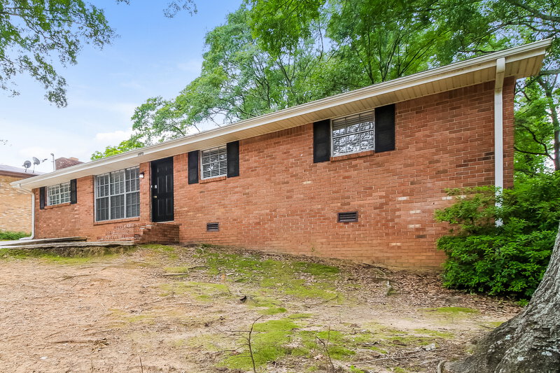 1,385/Mo, 1072 Laurel LN Conyers, GA 30012 Front View