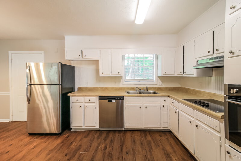 1,385/Mo, 1072 Laurel LN Conyers, GA 30012 Kitchen View 2