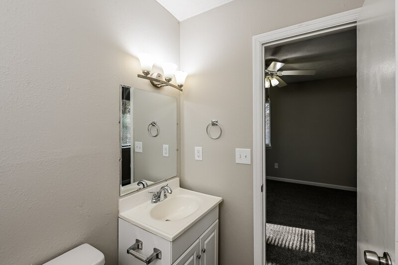 1,595/Mo, 4701 Lost Colony Court Stone Mountain, GA 30088 Bathroom View