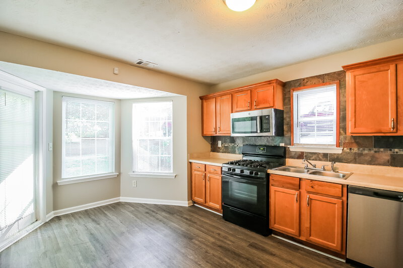 1,850/Mo, 4408 Jacobs Drive Snellville, GA 30039 Kitchen View