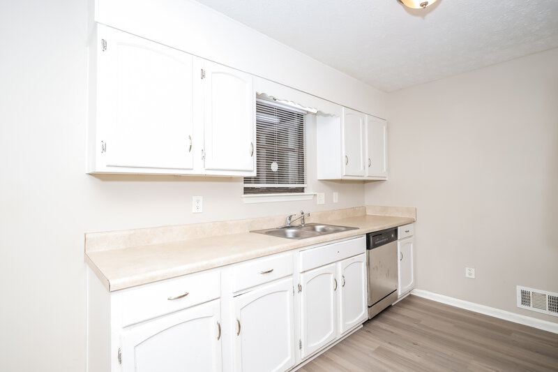 2,410/Mo, 8807 Parliament Place Jonesboro, GA 30238 Kitchen View 2