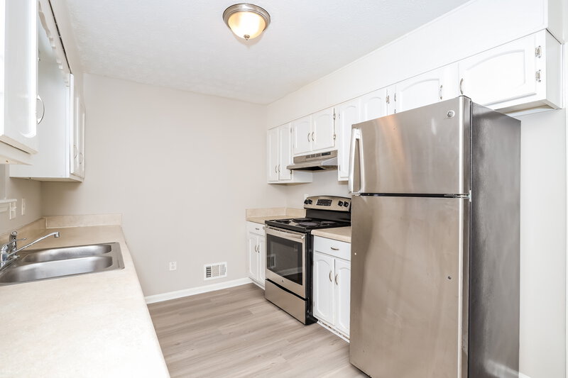 2,410/Mo, 8807 Parliament Place Jonesboro, GA 30238 Kitchen View 3
