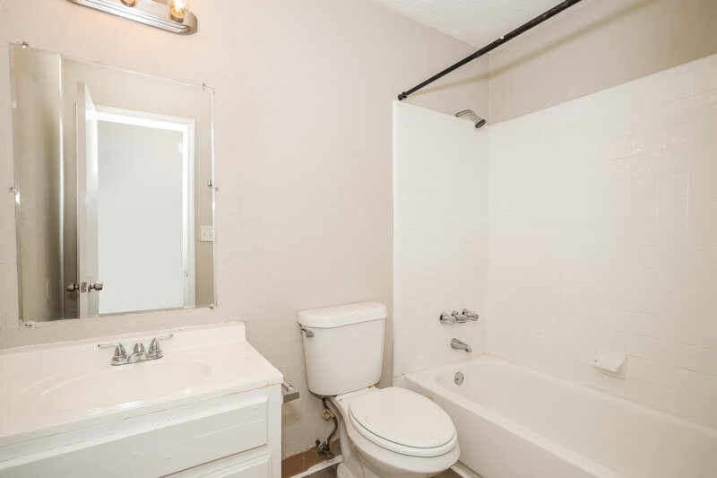 2,410/Mo, 8807 Parliament Place Jonesboro, GA 30238 Main Bathroom View