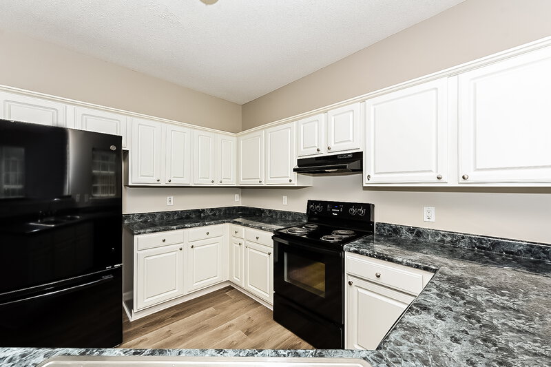 1,545/Mo, 11374 Michelle Way Hampton, GA 30228 Kitchen View 2