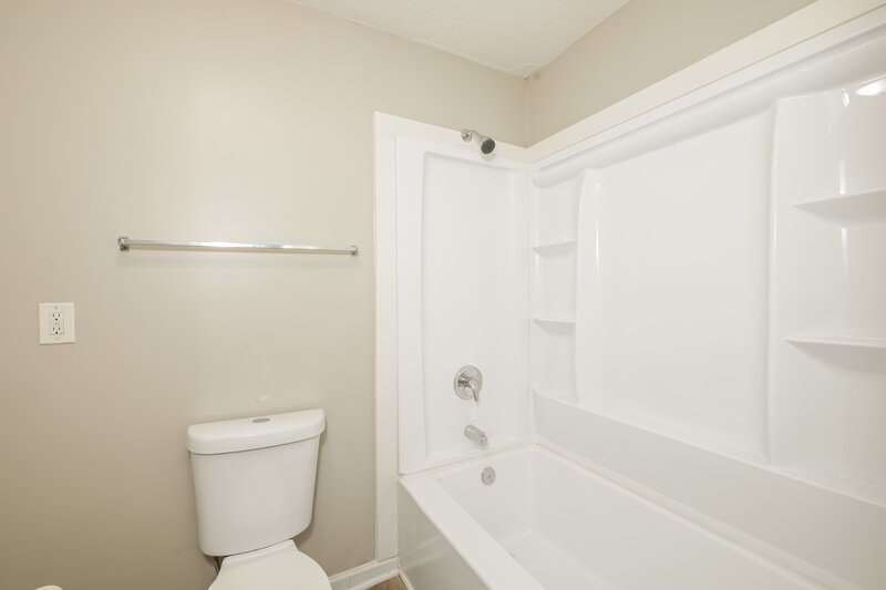 1,350/Mo, 6490 Executive Drive Winston, GA 30187 Bathroom View 2
