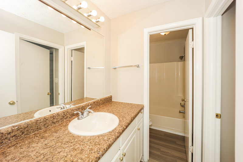 1,795/Mo, 9036 Sterling Ridge Lane Jonesboro, GA 30238 Main Bathroom View