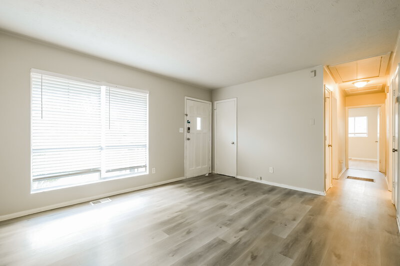 1,805/Mo, 8268 Dunellen Lane Jonesboro, GA 30238 Living Room View