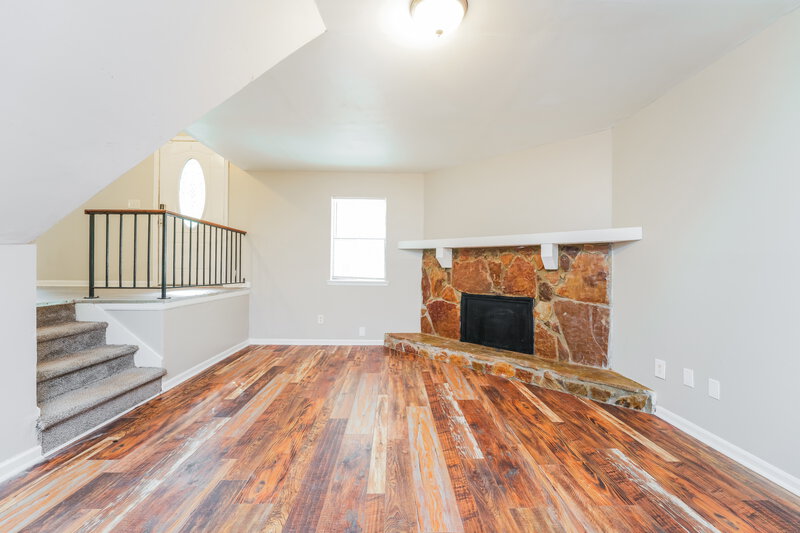 2,400/Mo, 1115 Forest Path Stone Mountain, GA 30088 Living Room View