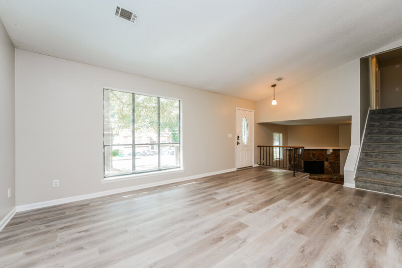 2,400/Mo, 1115 Forest Path Stone Mountain, GA 30088 Family Room View 2