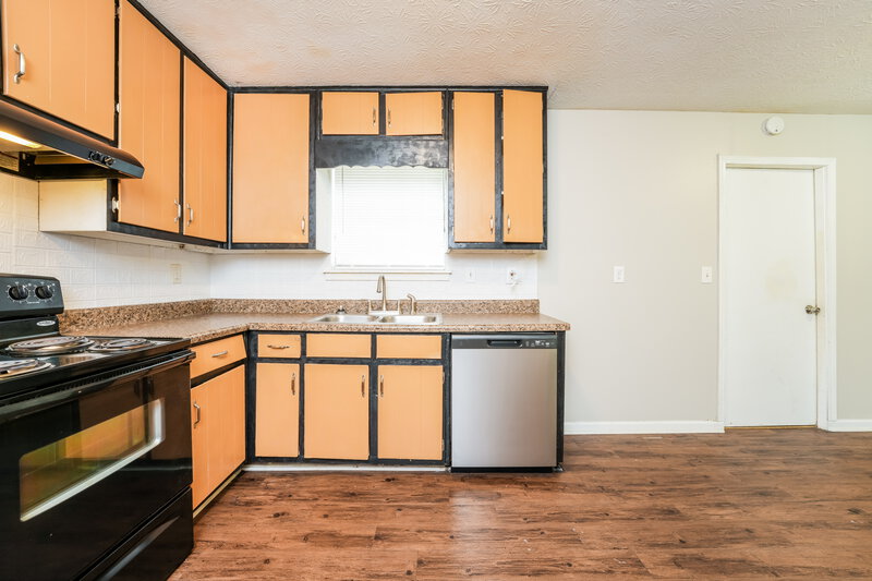 1,695/Mo, 2081 Countydown Lane Stone Mountain, GA 30088 Kitchen View 2