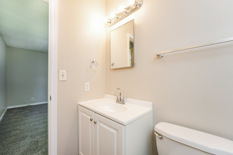 1,695/Mo, 2081 Countydown Lane Stone Mountain, GA 30088 Main Bathroom View