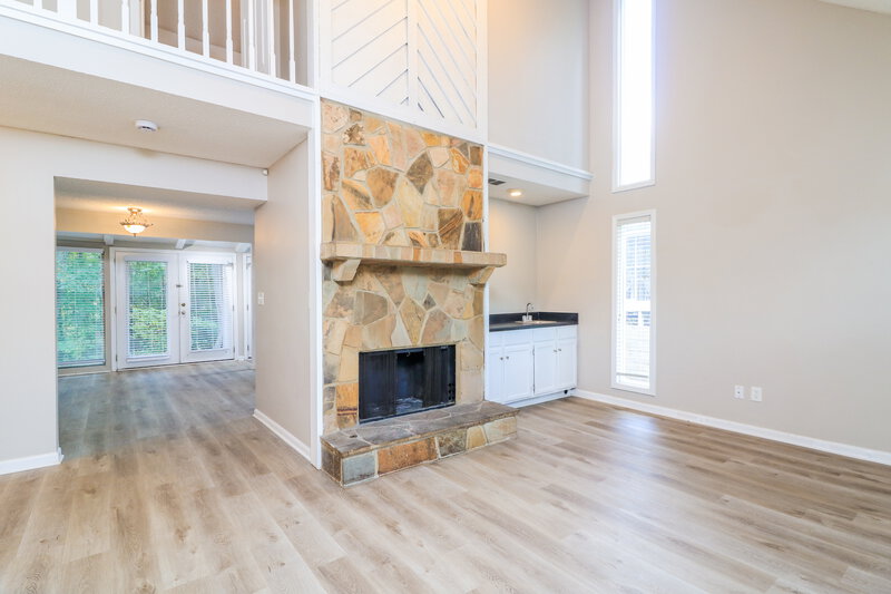 2,230/Mo, 961 Woodmont Drive Marietta, GA 30062 Living Room View 2