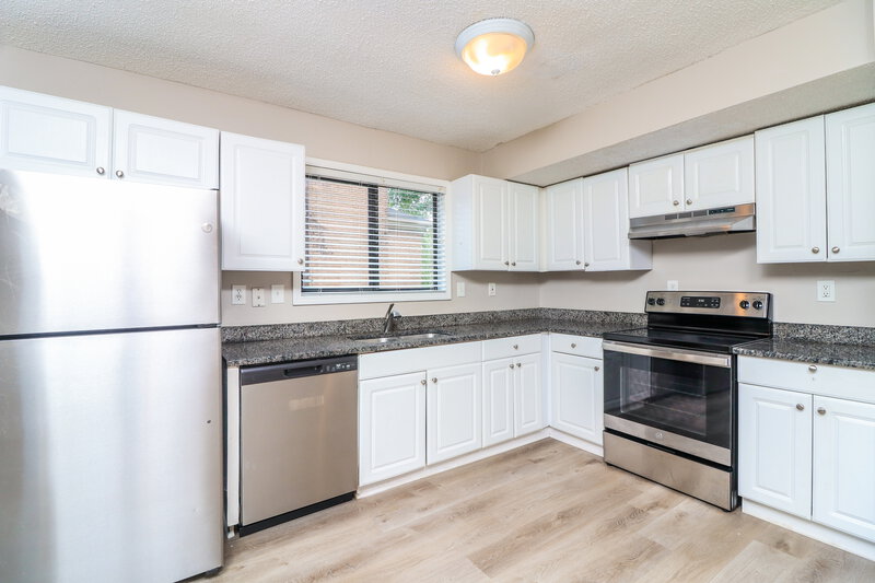 2,230/Mo, 961 Woodmont Drive Marietta, GA 30062 Kitchen View