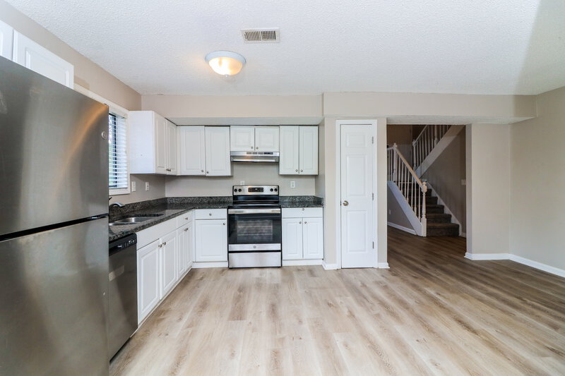 2,230/Mo, 961 Woodmont Drive Marietta, GA 30062 Kitchen View 2