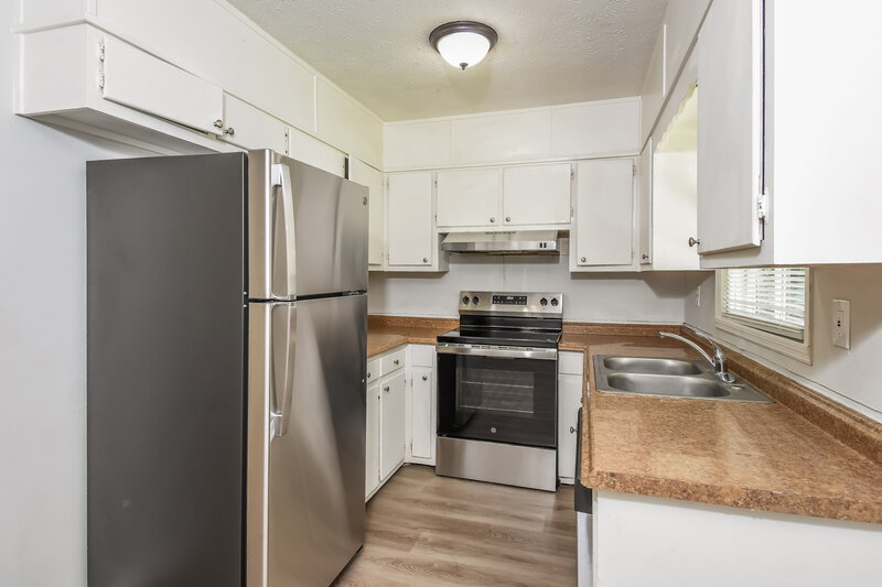 1,700/Mo, 851 Grayson Hwy Lawrenceville, GA 30046 Kitchen View