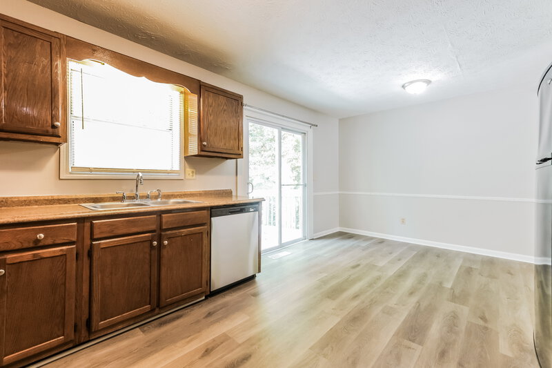 1,895/Mo, 3120 Revere Circle Snellville, GA 30039 Kitchen View 2