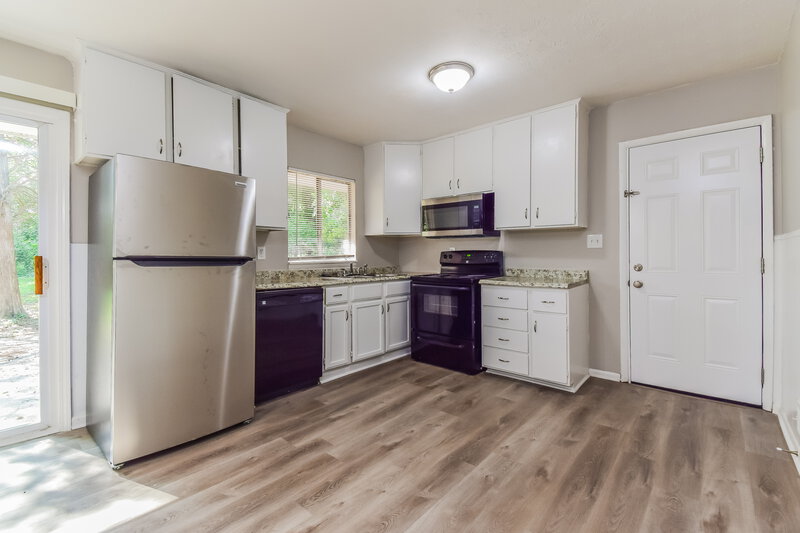 1,775/Mo, 6681 Green Meadows Lane Morrow, GA 30260 Kitchen View 2