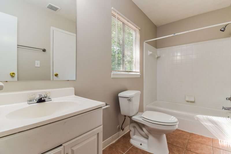 1,775/Mo, 6681 Green Meadows Lane Morrow, GA 30260 Main Bathroom View
